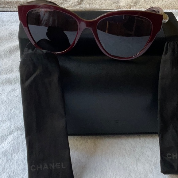 ??CHANEL BUTTERFLY SUNGLASSES ? ?NWT ?? main image 4